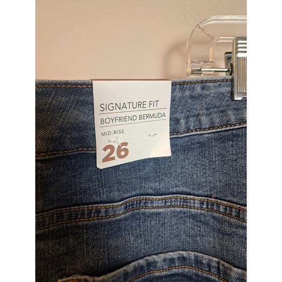 Lane Bryant NWT Women's Distressed Boyfriend Bermuda Midrise W46 - Picture 4 of 5